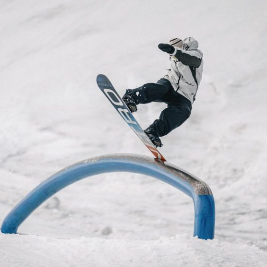 Rental Gear Snowboard - Quest